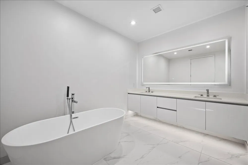 220 Lake Shore Drive #1513 Lake Park, FL 33403