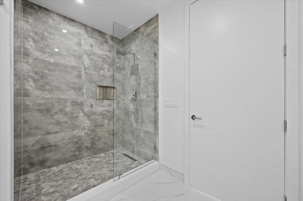 220 Lake Shore Drive #1513 Lake Park, FL 33403