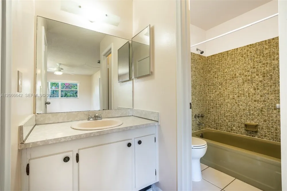 3645 SW Natura Ave #D Deerfield Beach, FL 33441