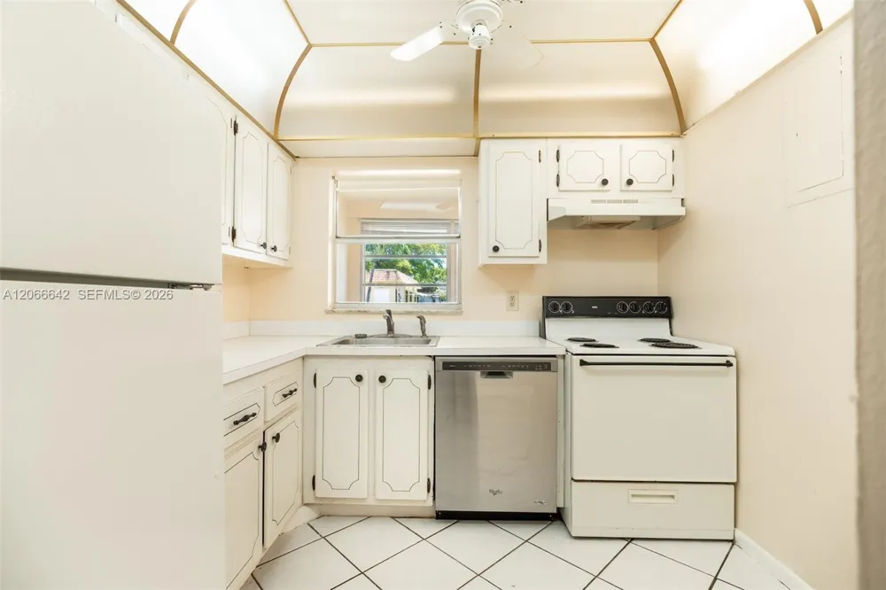 3645 SW Natura Ave #D Deerfield Beach, FL 33441