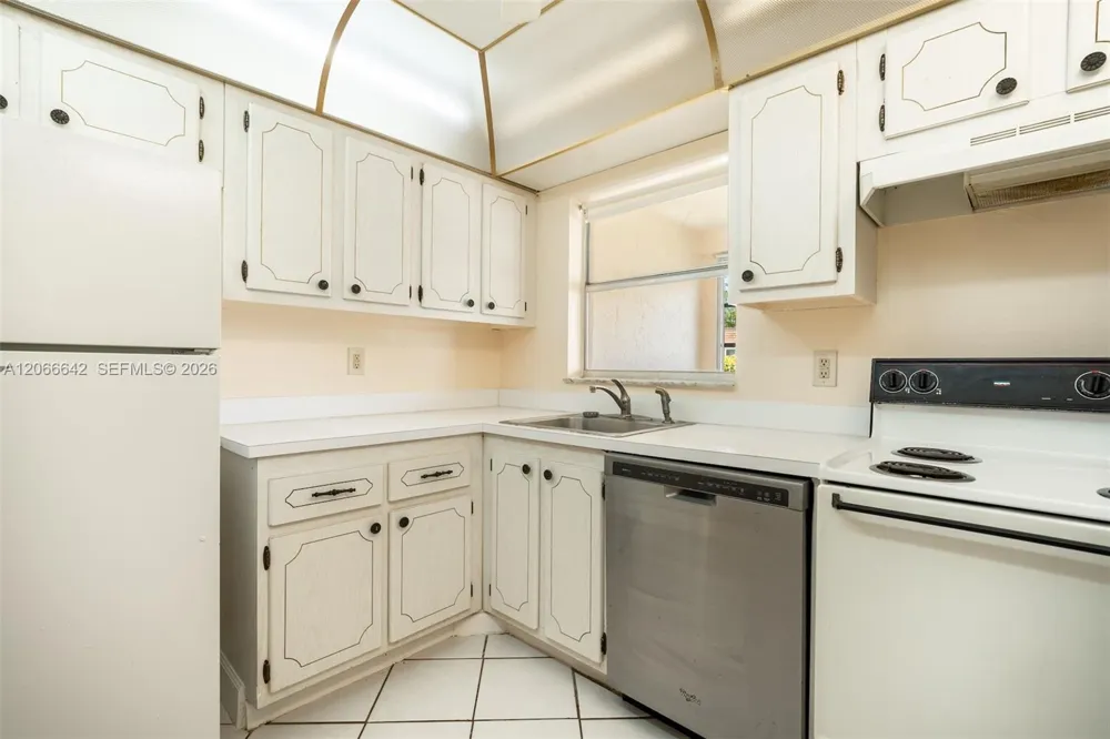 3645 SW Natura Ave #D Deerfield Beach, FL 33441