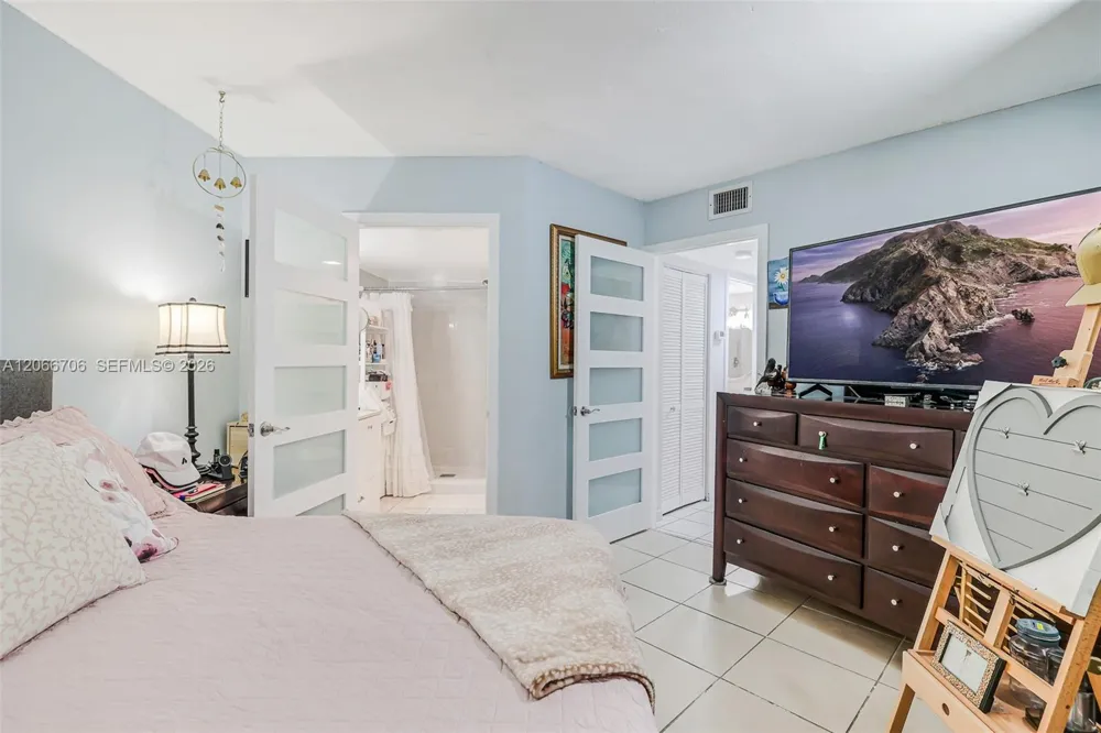 10245 NW 9th St Cir #102-9 Miami, FL 33172