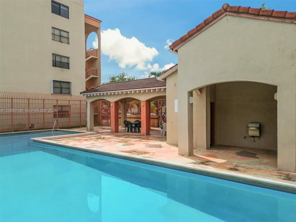 10245 NW 9th St Cir #102-9 Miami, FL 33172