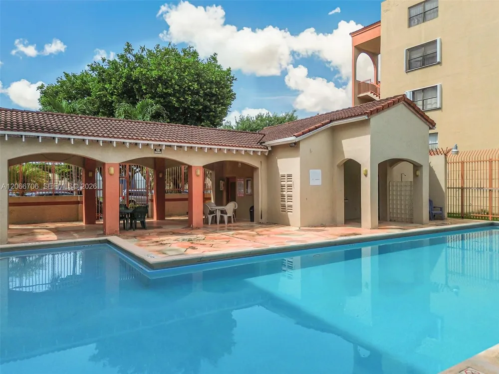 10245 NW 9th St Cir #102-9 Miami, FL 33172