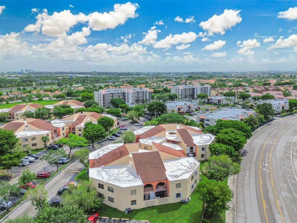 10245 NW 9th St Cir #102-9 Miami, FL 33172