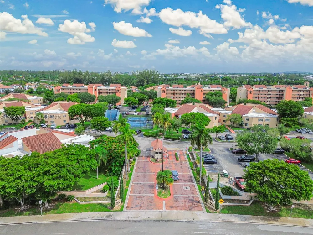 10245 NW 9th St Cir #102-9 Miami, FL 33172
