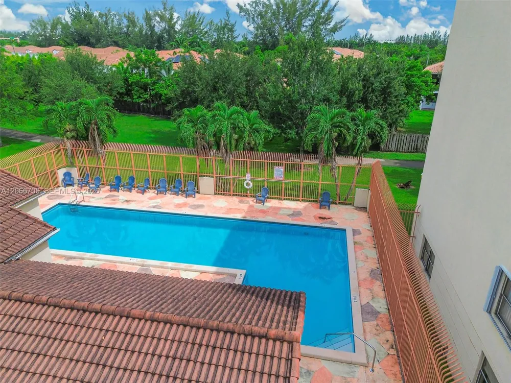 10245 NW 9th St Cir #102-9 Miami, FL 33172