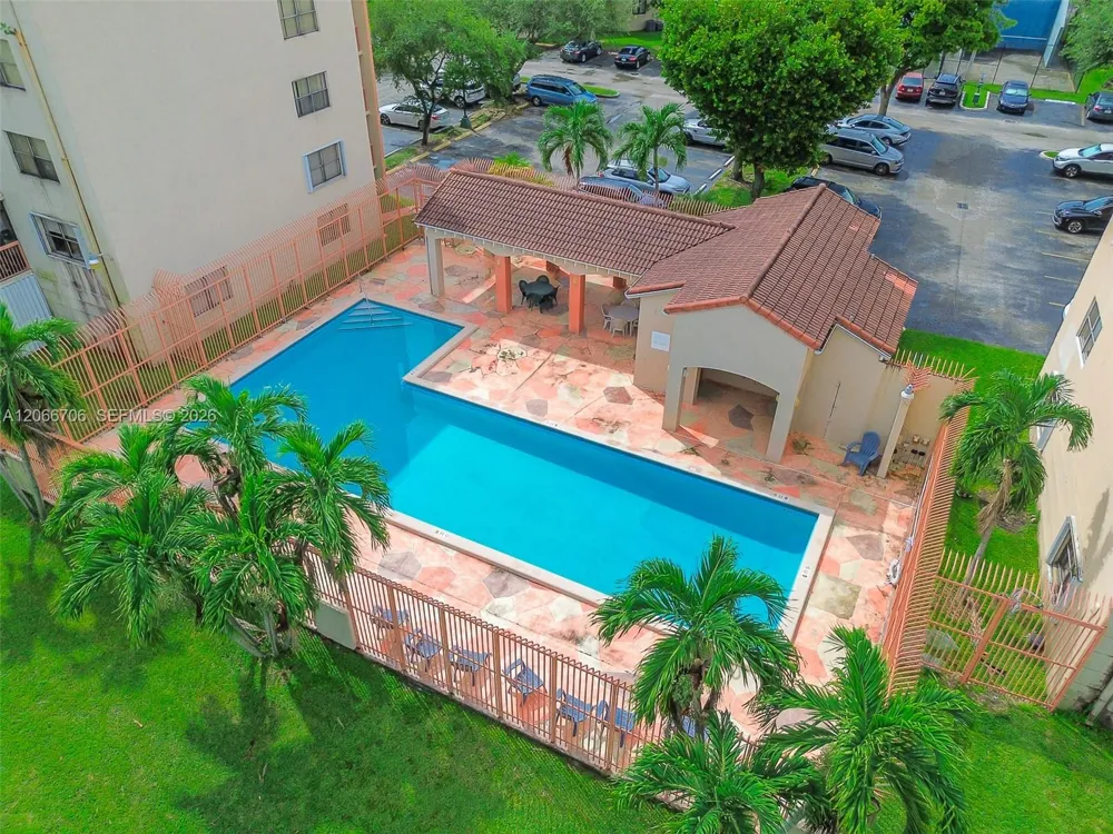 10245 NW 9th St Cir #102-9 Miami, FL 33172