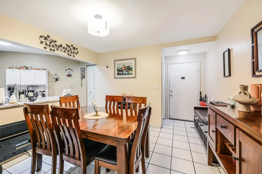 10245 NW 9th St Cir #102-9 Miami, FL 33172