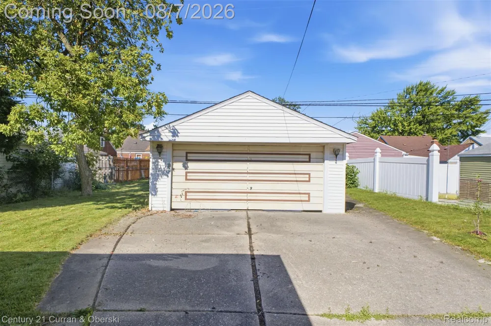 9864 Quandt Avenue Allen Park City, MI 48101