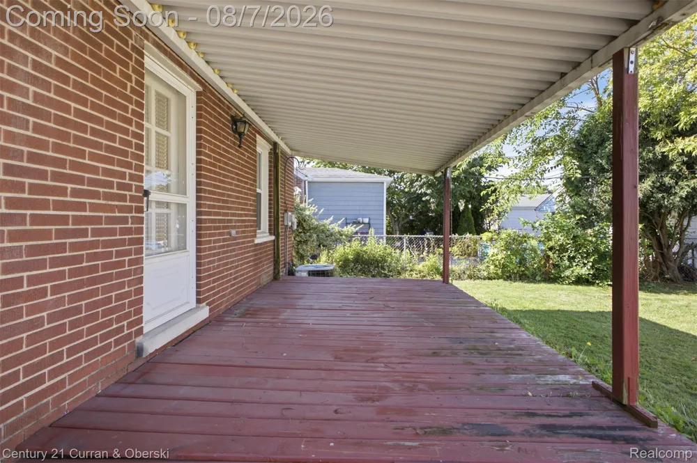 9864 Quandt Avenue Allen Park City, MI 48101