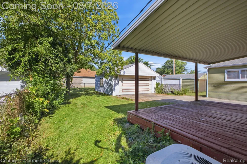 9864 Quandt Avenue Allen Park City, MI 48101