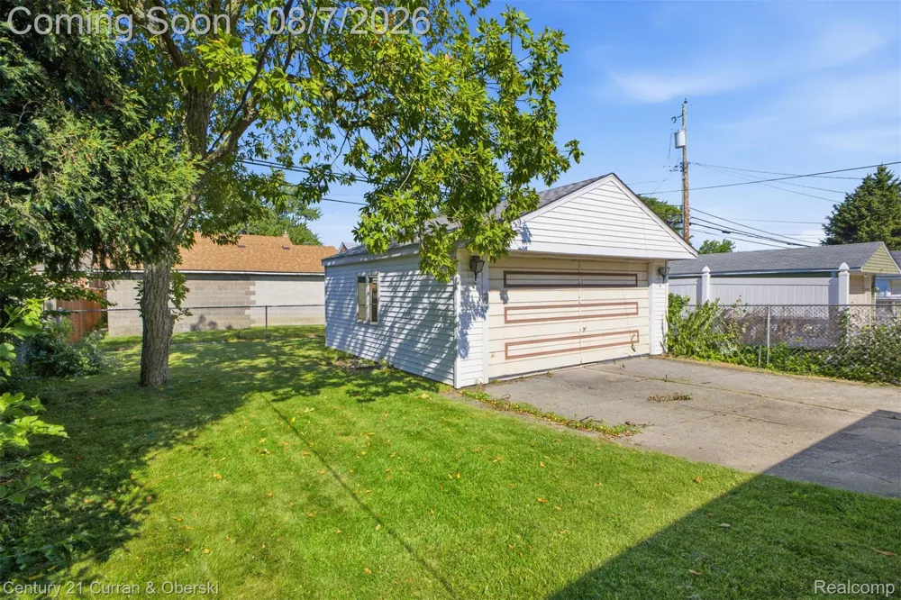 9864 Quandt Avenue Allen Park City, MI 48101