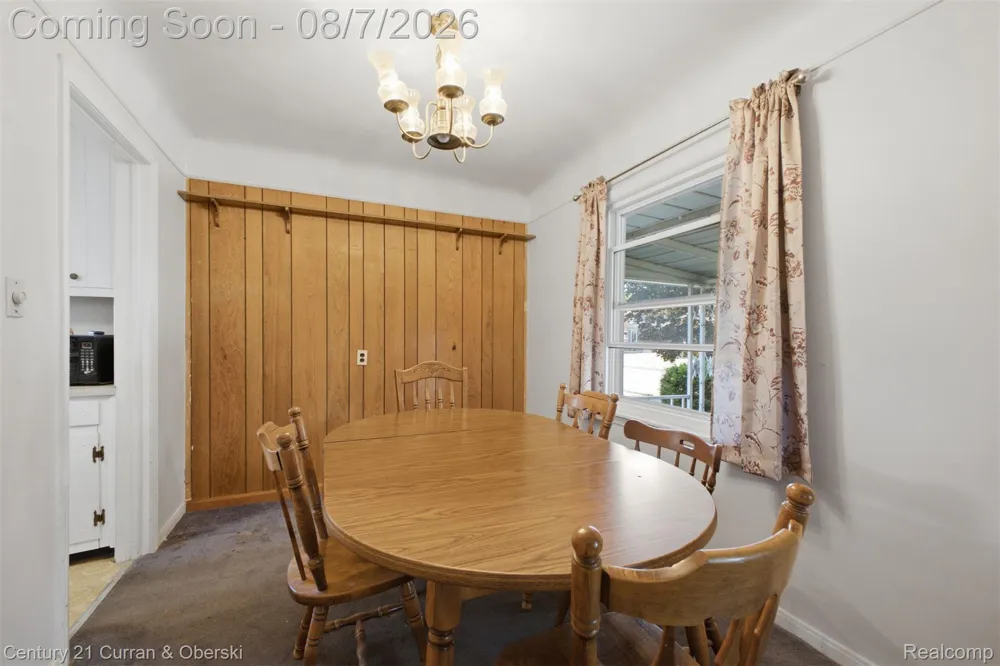 9864 Quandt Avenue Allen Park City, MI 48101