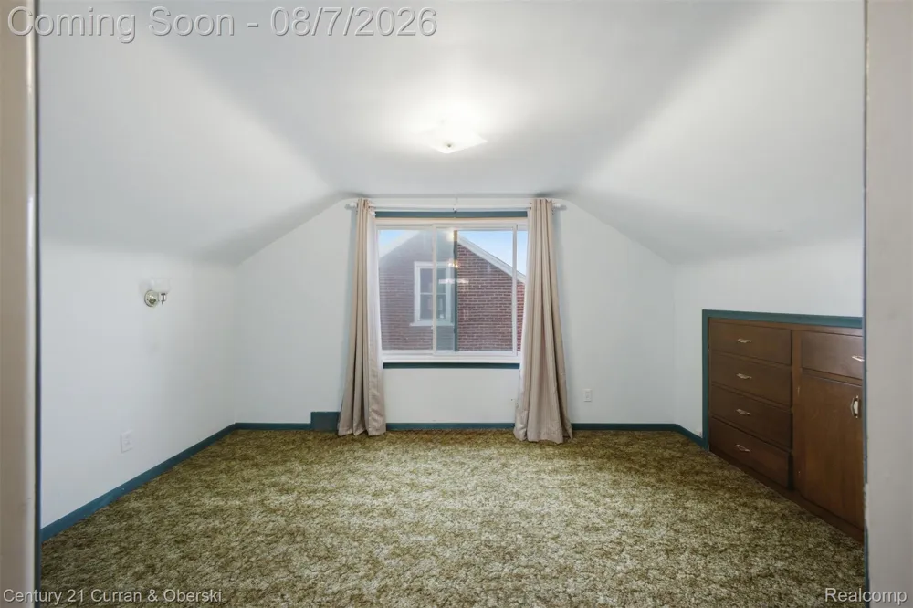 9864 Quandt Avenue Allen Park City, MI 48101