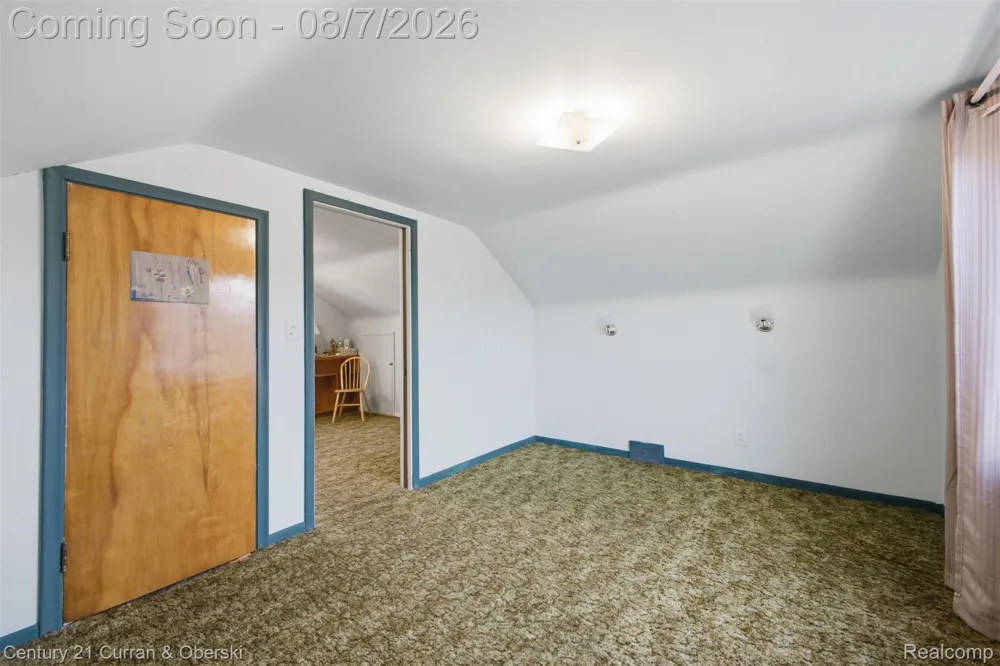 9864 Quandt Avenue Allen Park City, MI 48101