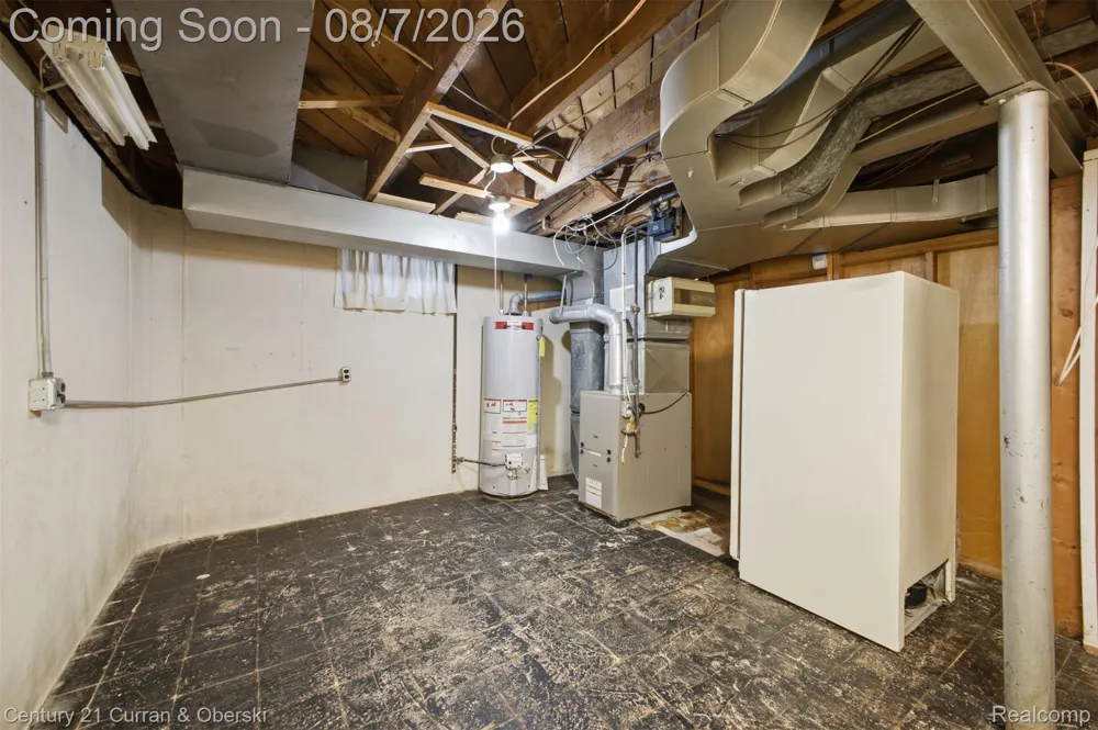 9864 Quandt Avenue Allen Park City, MI 48101