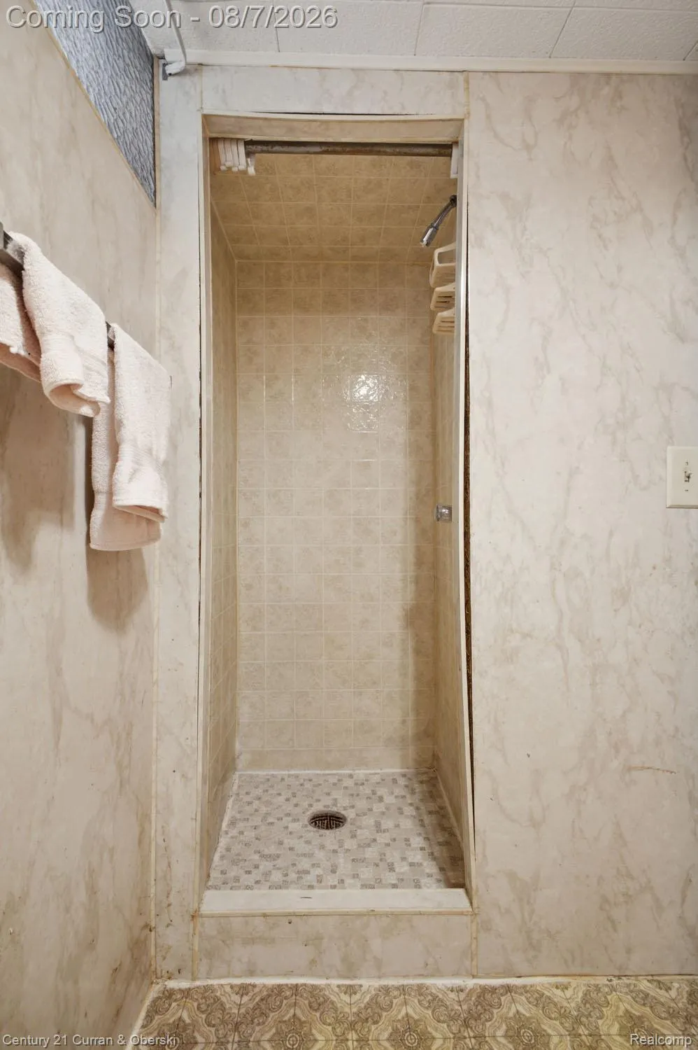 9864 Quandt Avenue Allen Park City, MI 48101