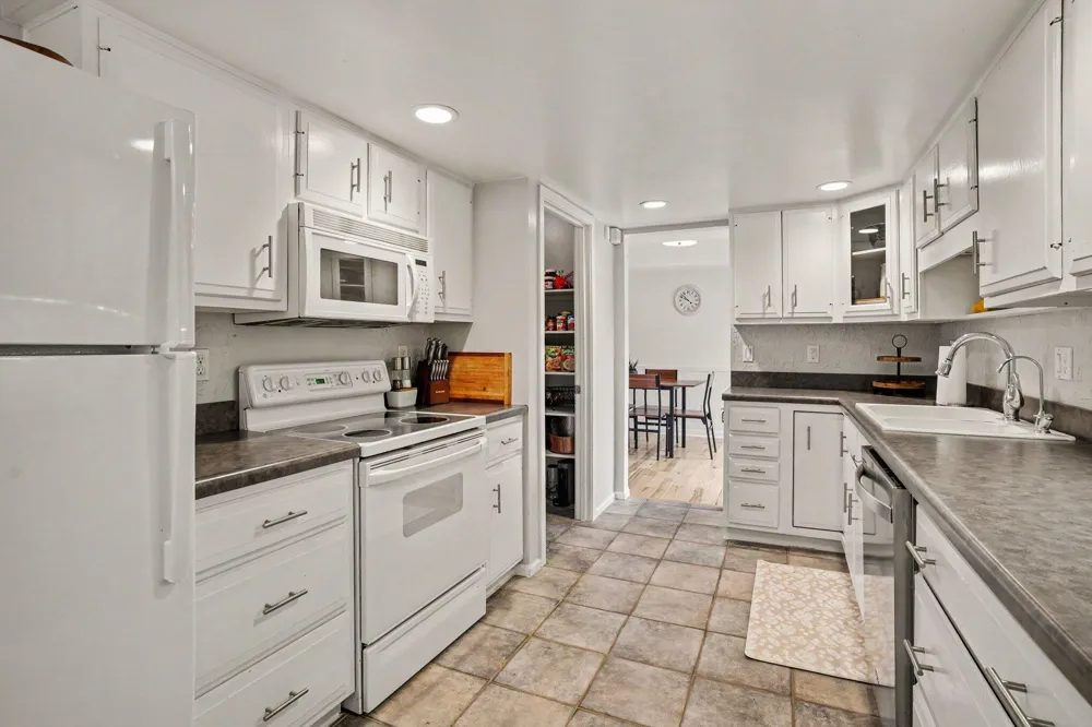 260 Dunbarton Court Kalamazoo Charter Township, MI 49006