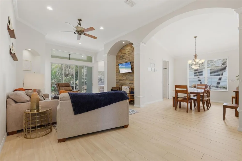 5540 SIMONTON STREET Bradenton, FL 34203