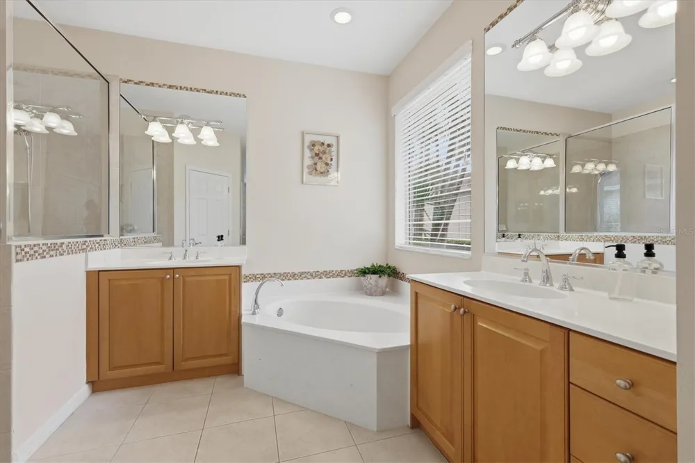 5540 SIMONTON STREET Bradenton, FL 34203
