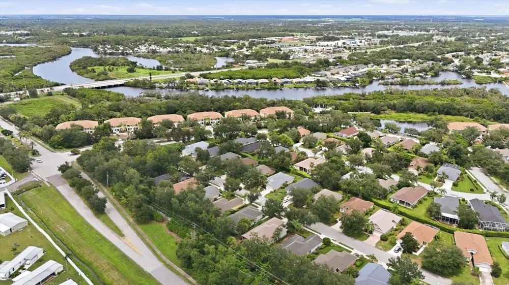 5540 SIMONTON STREET Bradenton, FL 34203