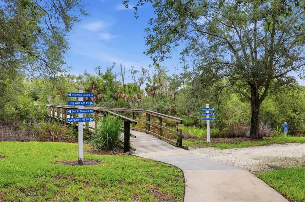 5540 SIMONTON STREET Bradenton, FL 34203