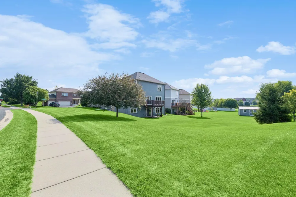 2061 Cobblestone Drive Cologne, MN 55322