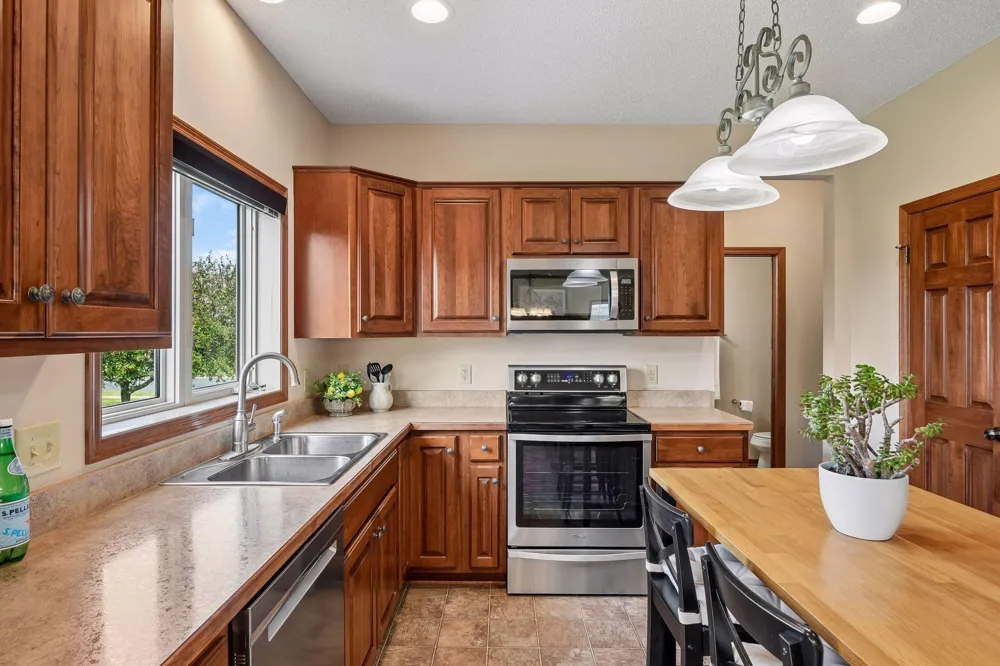 2061 Cobblestone Drive Cologne, MN 55322