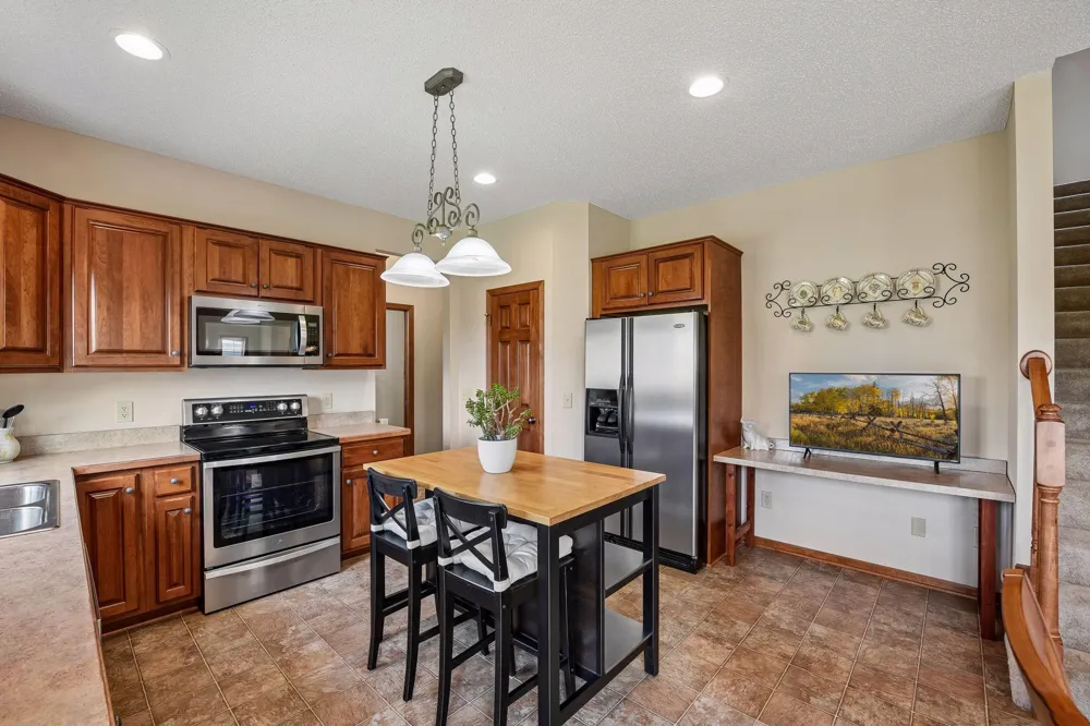 2061 Cobblestone Drive Cologne, MN 55322