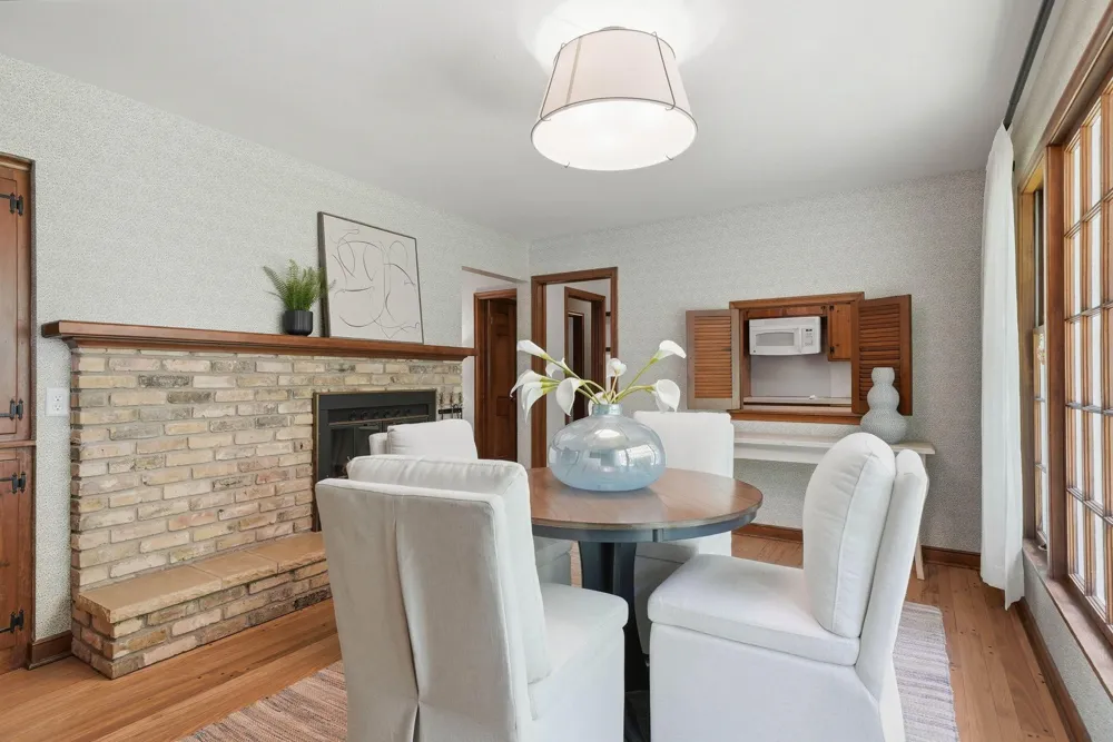 6930 Foxglove Circle Excelsior, MN 55331