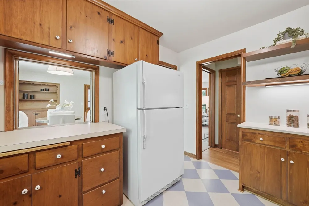 6930 Foxglove Circle Excelsior, MN 55331