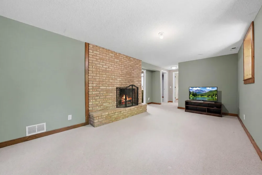 6930 Foxglove Circle Excelsior, MN 55331