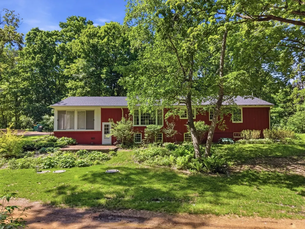 6930 Foxglove Circle Excelsior, MN 55331
