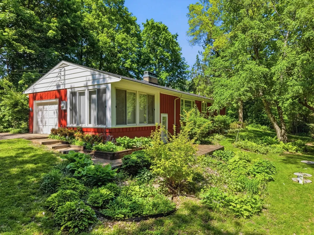 6930 Foxglove Circle Excelsior, MN 55331