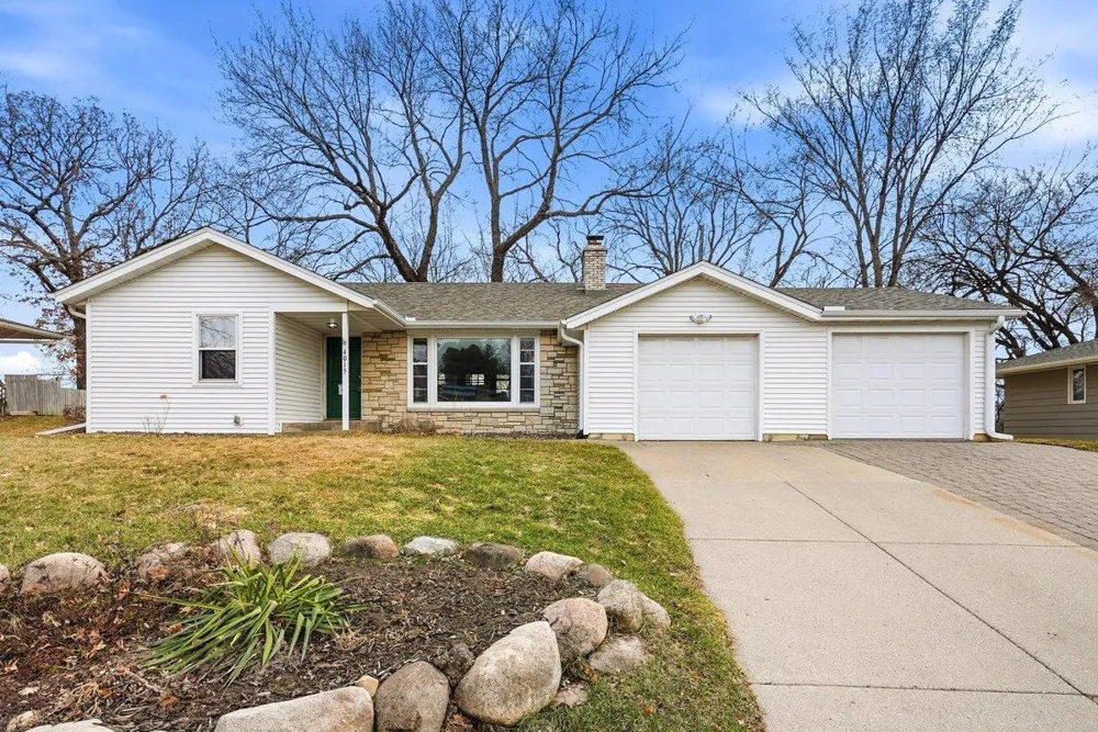 4015 Wayzata Boulevard Golden Valley, MN 55416