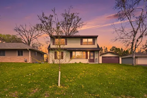 1697 Rose Place