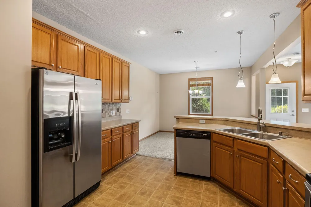 1646 White Pine Way #A Carver, MN 55315