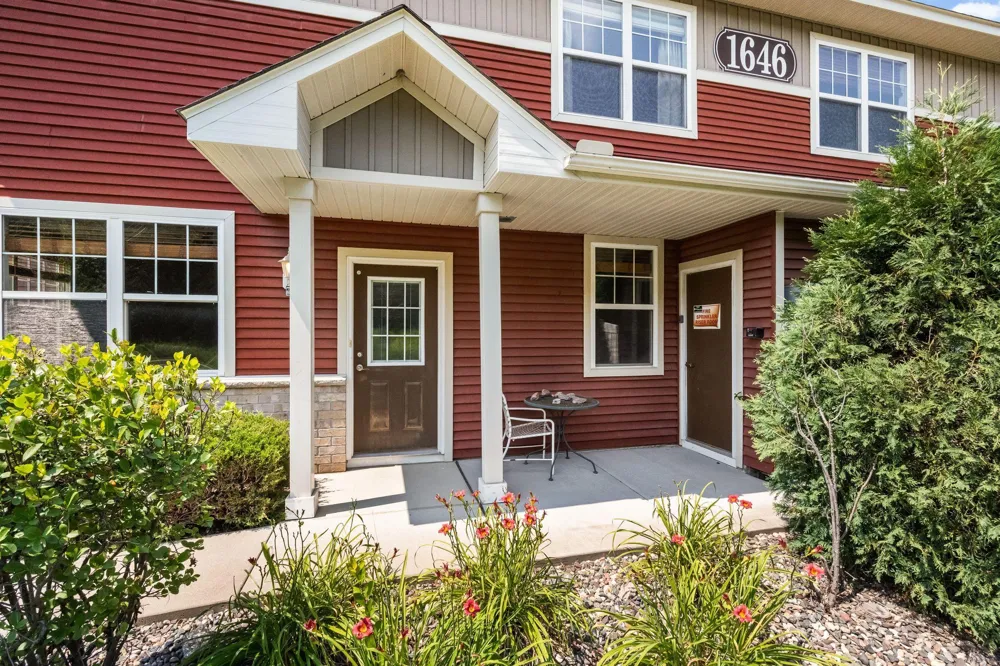 1646 White Pine Way #A Carver, MN 55315