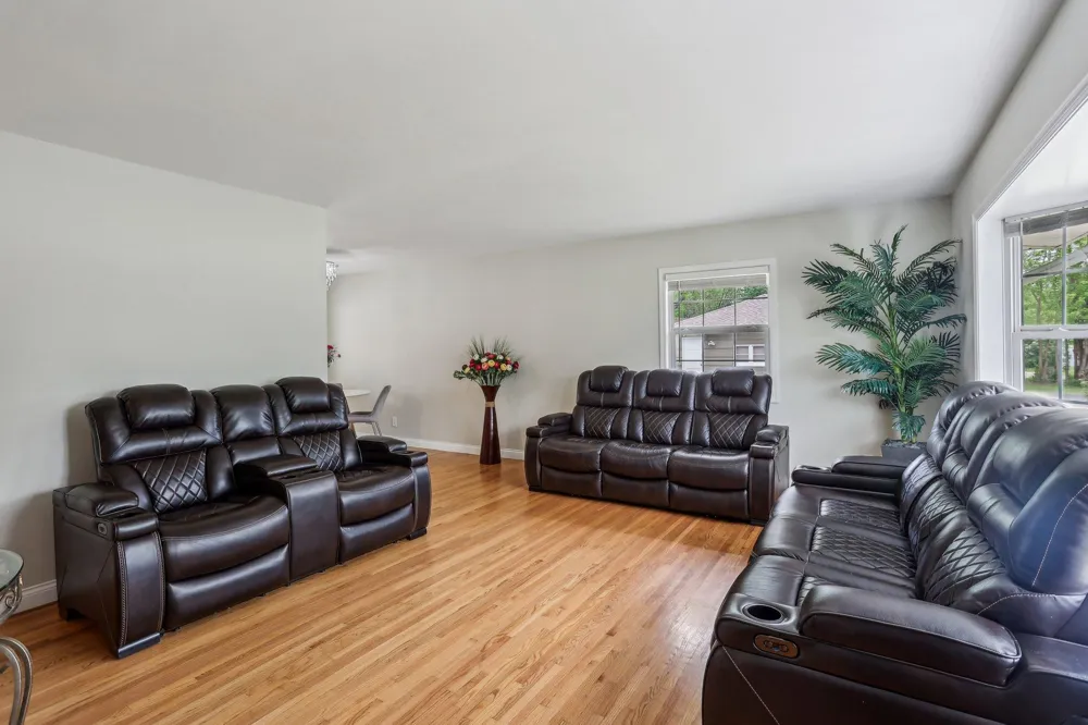 2016 W 90th Street Bloomington, MN 55431