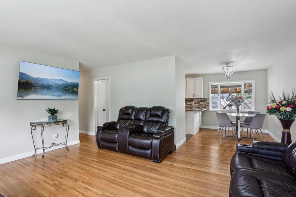 2016 W 90th Street Bloomington, MN 55431