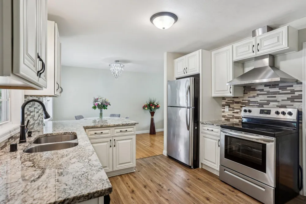 2016 W 90th Street Bloomington, MN 55431