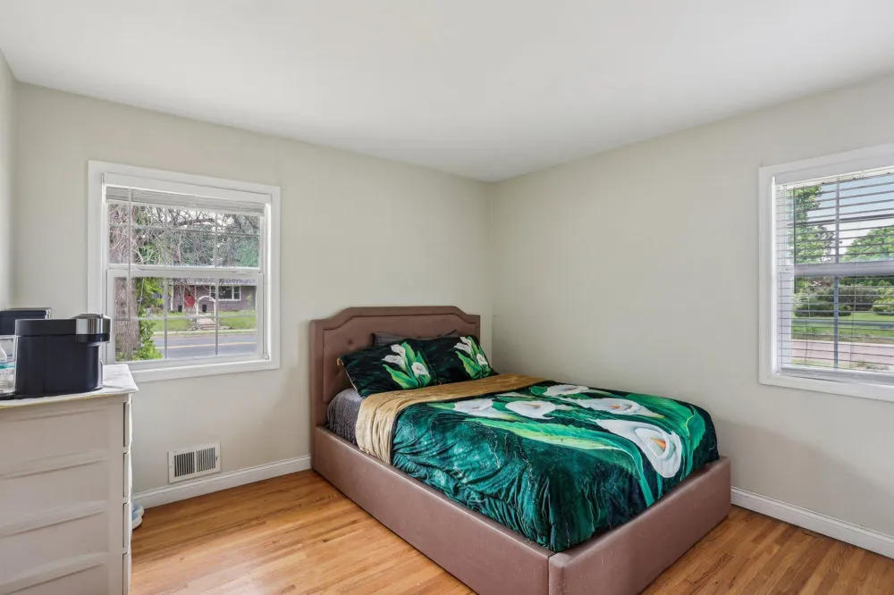 2016 W 90th Street Bloomington, MN 55431