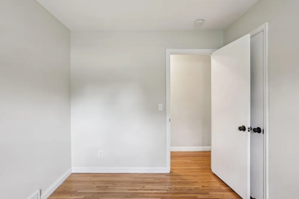 2016 W 90th Street Bloomington, MN 55431