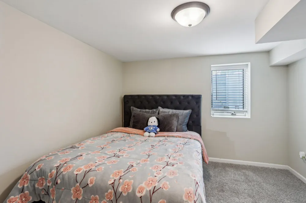2016 W 90th Street Bloomington, MN 55431