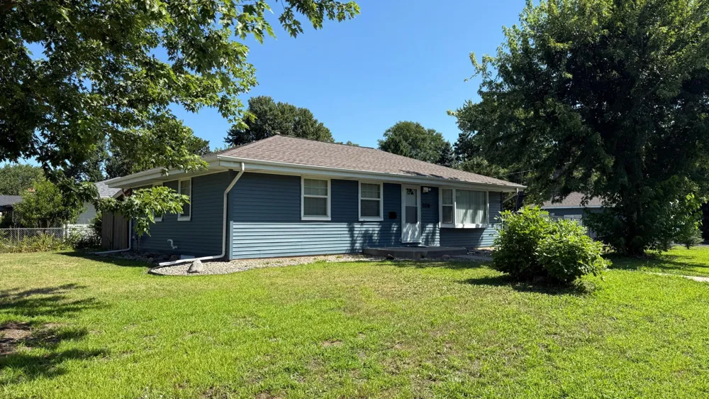 2016 W 90th Street Bloomington, MN 55431
