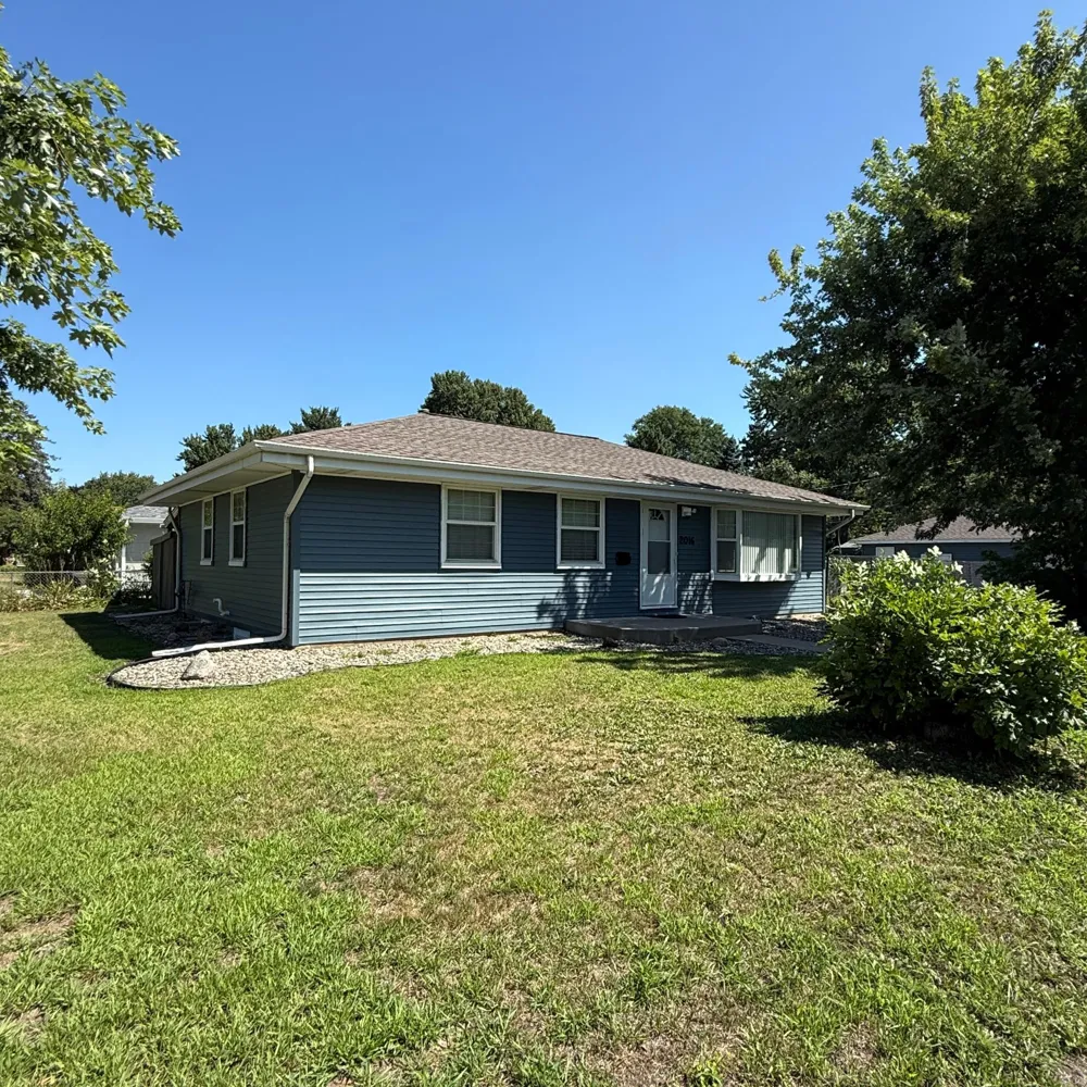 2016 W 90th Street Bloomington, MN 55431