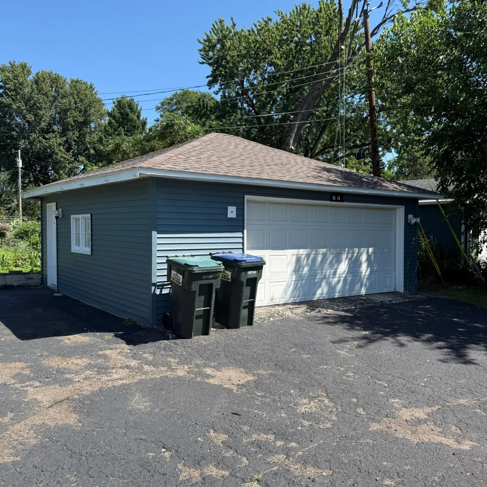 2016 W 90th Street Bloomington, MN 55431