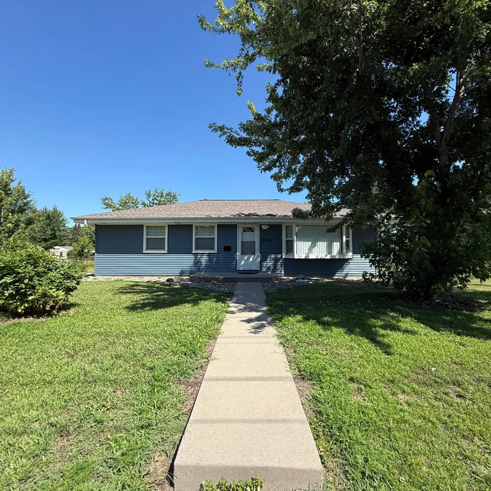 2016 W 90th Street Bloomington, MN 55431