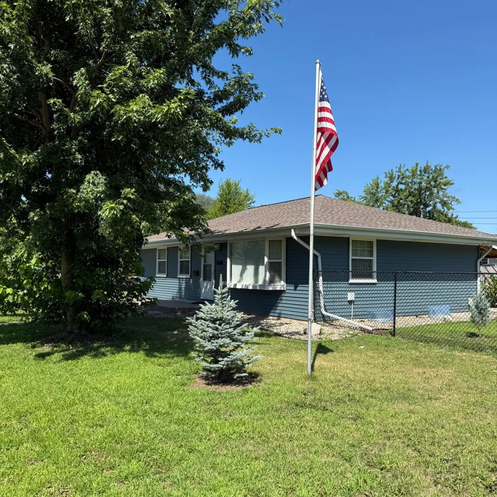 2016 W 90th Street Bloomington, MN 55431